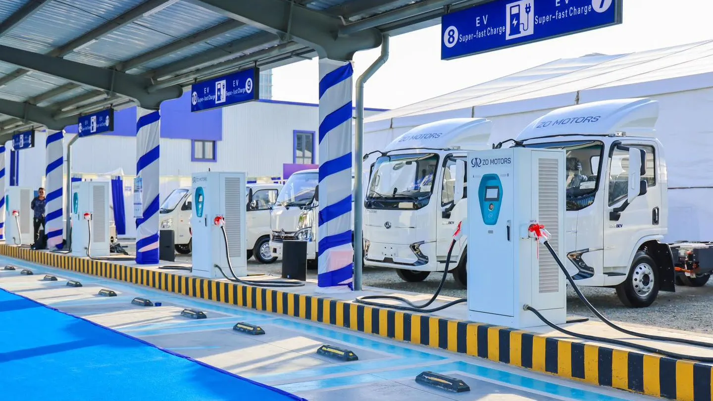 ប្រទេសកម្ពុជាកំពុងជំរុញការពង្រីកស្ថានីយសាកបញ្ចូលថាមពលយានយន្តអគ្គិសនី EV ខណៈចំនួនអ្នកប្រើប្រាស់កើនឡើងយ៉ាងគំហុក។