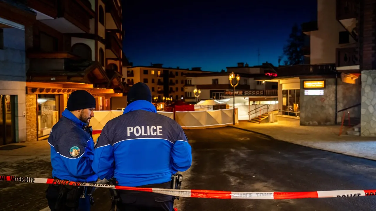 ស្លាប់ ៤០នាក់ ដោយសារភ្លើងឆេះរមណីយដ្ឋានជិះស្គី ស្វីស ក្នុងពិធីជប់លៀងឆ្នាំថ្មី