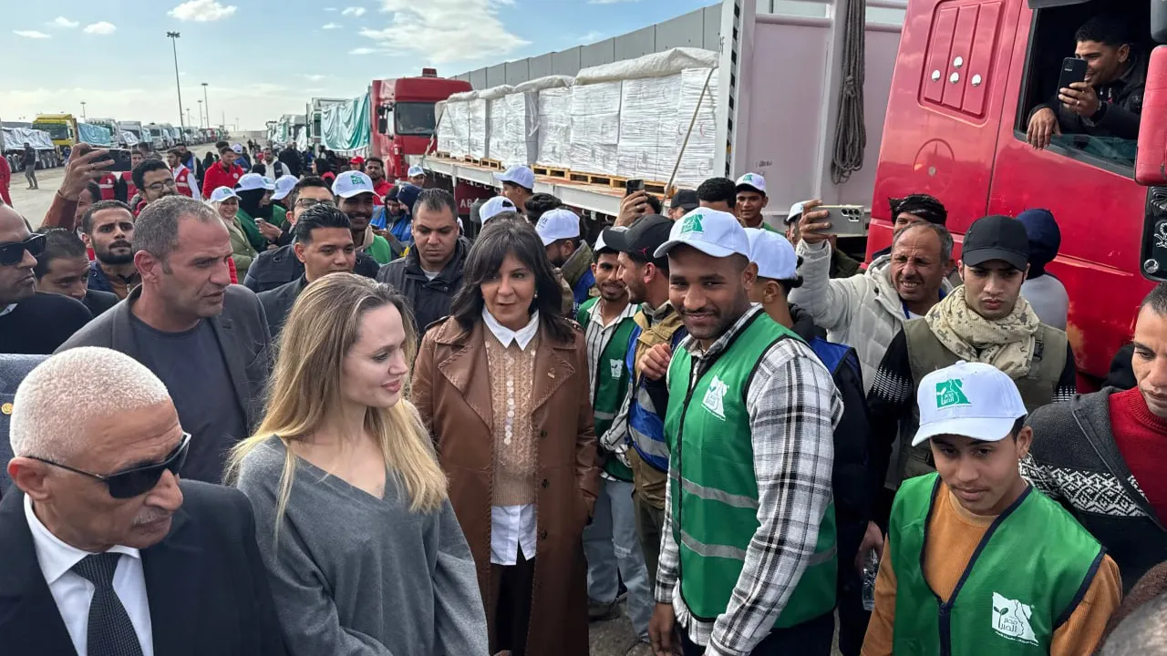 តារាហូលីវូដ Angelina Jolie ចុះលើកទឹកចិត្តជនភៀសខ្លួនហ្គាហ្សា