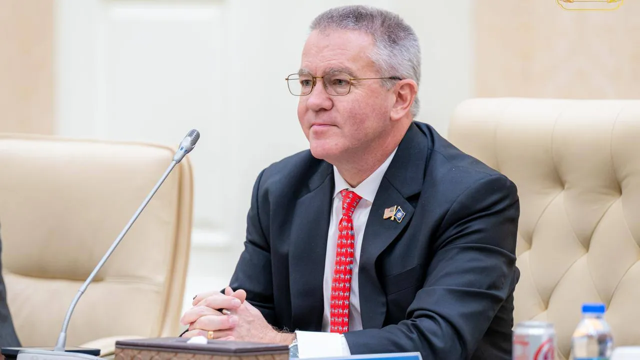 ឧបការីរដ្ឋមន្ត្រីការបរទេសអាម៉េរិក Michael George DeSombre៖ "សហរដ្ឋអាម៉េរិក ផ្តល់ជំនួយចំនួន ១០ លានដុល្លារអាម៉េរិក