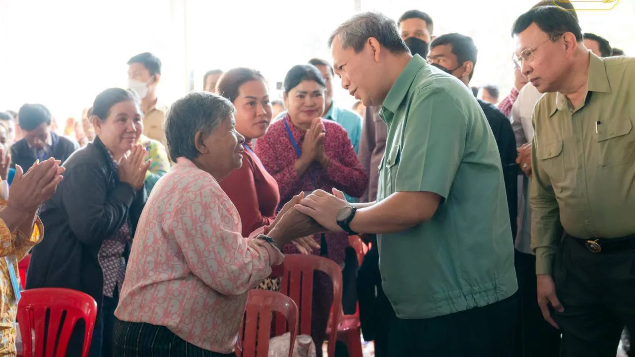 សម្តេចធិបតី៖ រាជរដ្ឋាភិបាលបានគិតគូរយ៉ាងយកចិត្តទុកដាក់ចំពោះផលប៉ះពាល់ដោយបានដាក់ចេញនូវវិធានការចាំបាច់ចំនួនបី ក្នុងការដោះស្រាយសម្រាប់បងប្អូនជនភៀសសឹកដែលអាចត្រឡប់ទៅលំនៅឋានវិញ