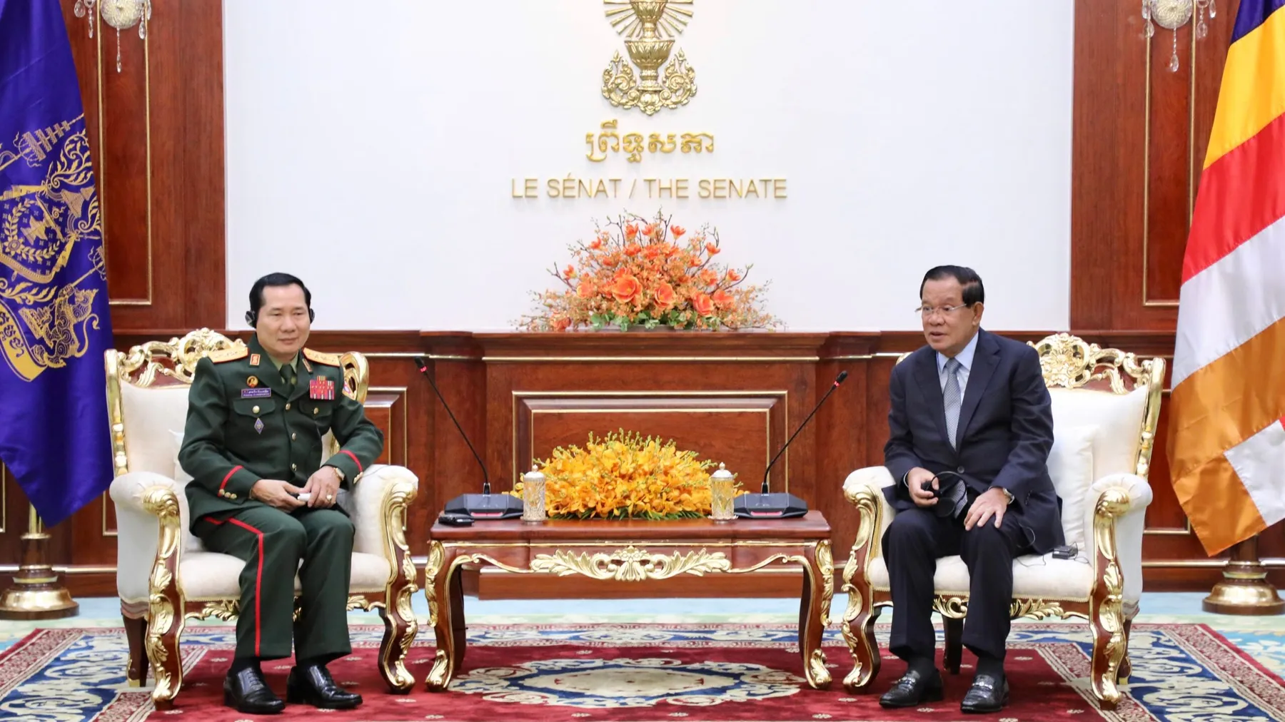 សម្តេចតេជោ ហ៊ុន សែន ជំរុញឱ្យកងទ័ពកម្ពុជានិងឡាវពង្រីកការបណ្ដុះបណ្ដាលក្នុងវិស័យការពារជាតិ