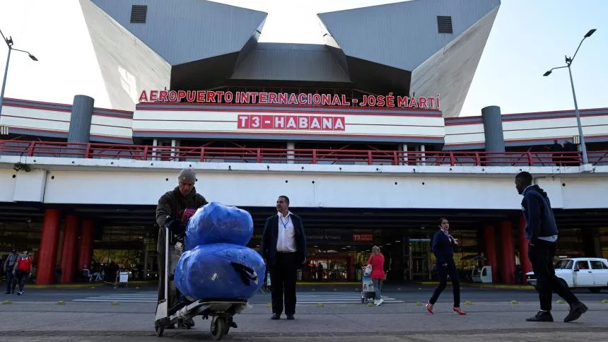 គុយបា ខ្វះប្រេងចាក់យន្តហោះ ព្រោះទណ្ឌកម្មអាមេរិក