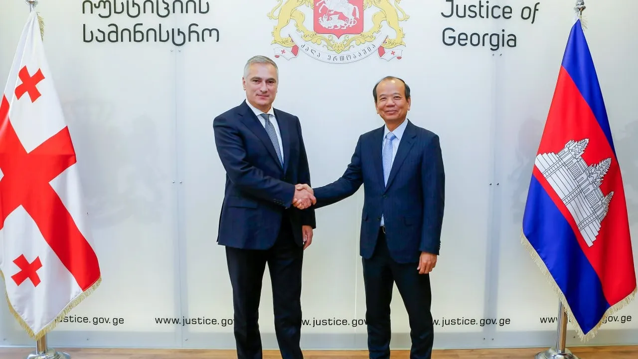 ឯកឧត្ដមរដ្ឋមន្ត្រី ជា វ៉ាន់ដេត ដឹកនាំគណៈប្រតិភូក្រសួងជួបពិភាក្សាជាមួយក្រសួងយុត្តិធម៌ហ្សកហ្ស៊ីនិងធ្វើទស្សនកិច្ចនៅសាលសេវាសាធារណៈប៊ីលីស៊ី