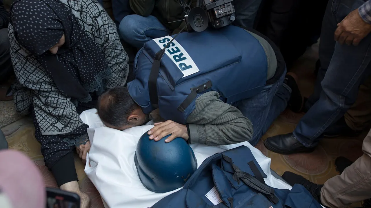 ឆ្នាំមុន អ្នកកាសែតស្លាប់ ១២៩នាក់, អ៊ីស្រាអែលត្រូវបានរុញឲ្យទទួលខុសត្រូវភាគច្រើន