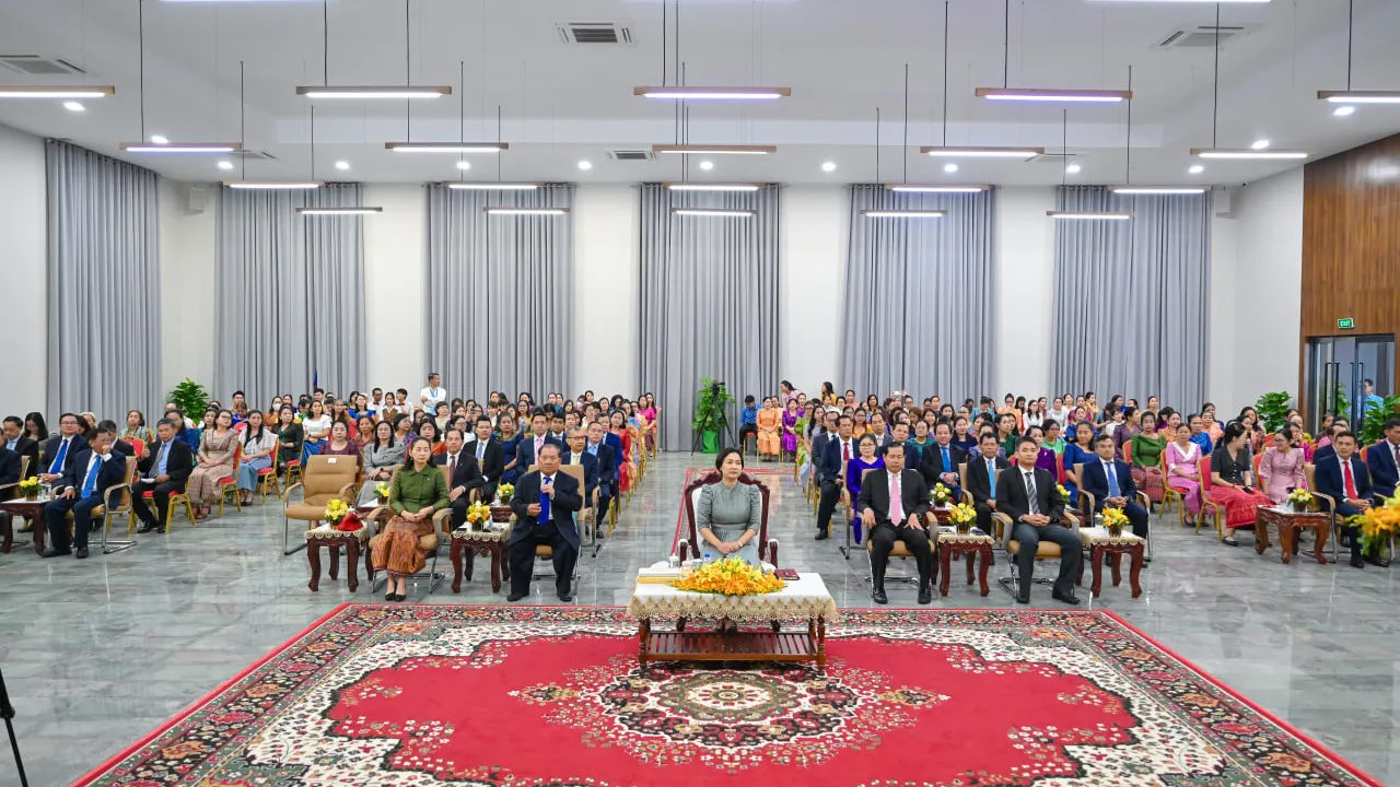 លោកជំទាវបណ្ឌិត ជា សិរី លើកទឹកចិត្តឱ្យស្ត្រី និងបុរសមានសិទ្ធិ និងឱកាសទទួលបានការអប់រំ និងការចូលរួមគ្រប់វិស័យ