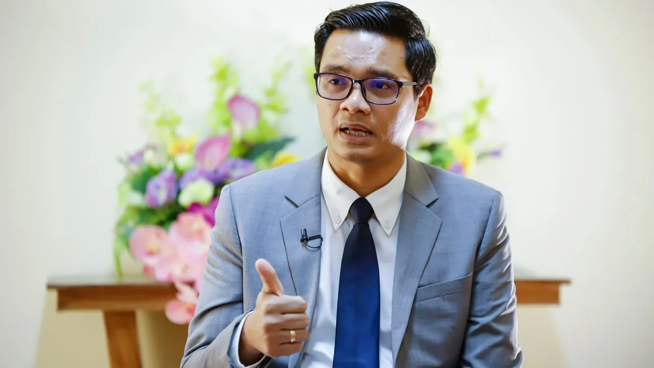 កម្ពុជាកំពុងតាមដានផលប៉ះពាល់ពីវិបត្តិប្រេង ខណៈហ្វីលីពីនកាត់បន្ថយថ្ងៃធ្វើការ