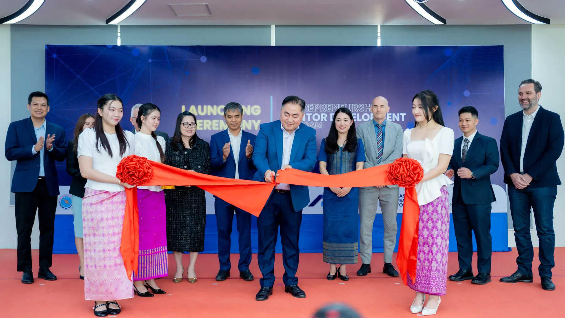 ក្រសួងប្រៃសណីយ៍គាំទ្រ «កម្មវិធីអភិវឌ្ឍន៍អ្នកតម្រង់ទិសសម្រាប់សហគ្រិន»ដើម្បីពង្រឹងគុណភាព និងប្រសិទ្ធភាពអាជីវកម្មធុរកិច្ចថ្មី