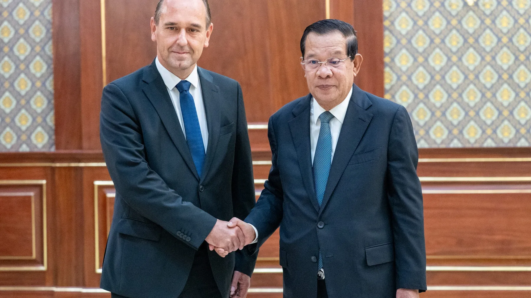 សម្ដេចតេជោ ហ៊ុន សែន គាំទ្រការពង្រីកទំនាក់ទំនងរវាងកម្ពុជា និងស្លូវ៉ាគី ទៅលើសេដ្ឋកិច្ច ពាណិជ្ជកម្ម និងការវិនិយោគ