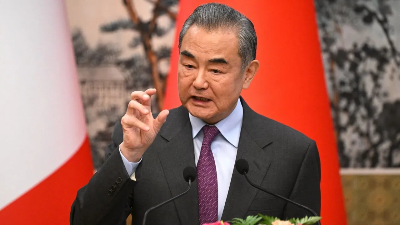 ចិន ប្រាប់ឲ្យ អ៊ីស្រាអែល ឈប់វាយប្រហារ អ៊ីរ៉ង់ ជាបន្ទាន់