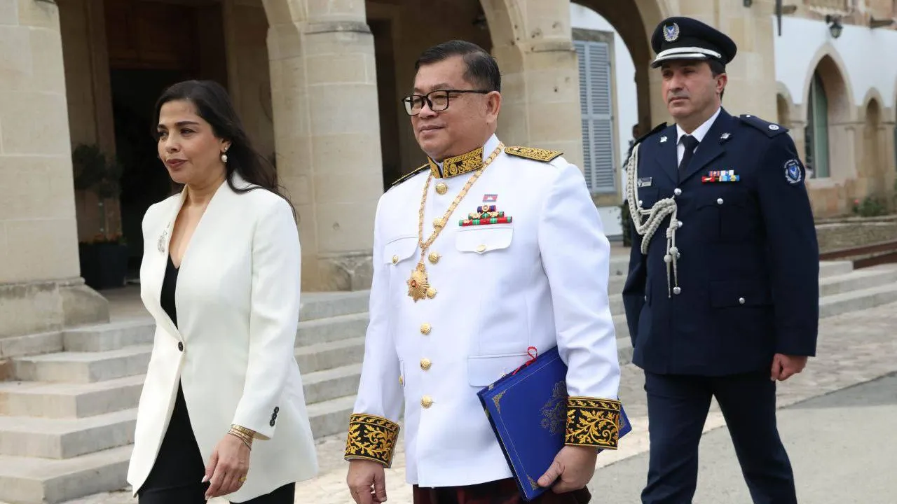 ឯកអគ្គរាជទូតកម្ពុជា ប្រចាំសាធារណរដ្ឋប៊ុលហ្គារី ទទួលបានពានកាក់មាសពី Conncil of Europe's Scien Tificand cultural Community