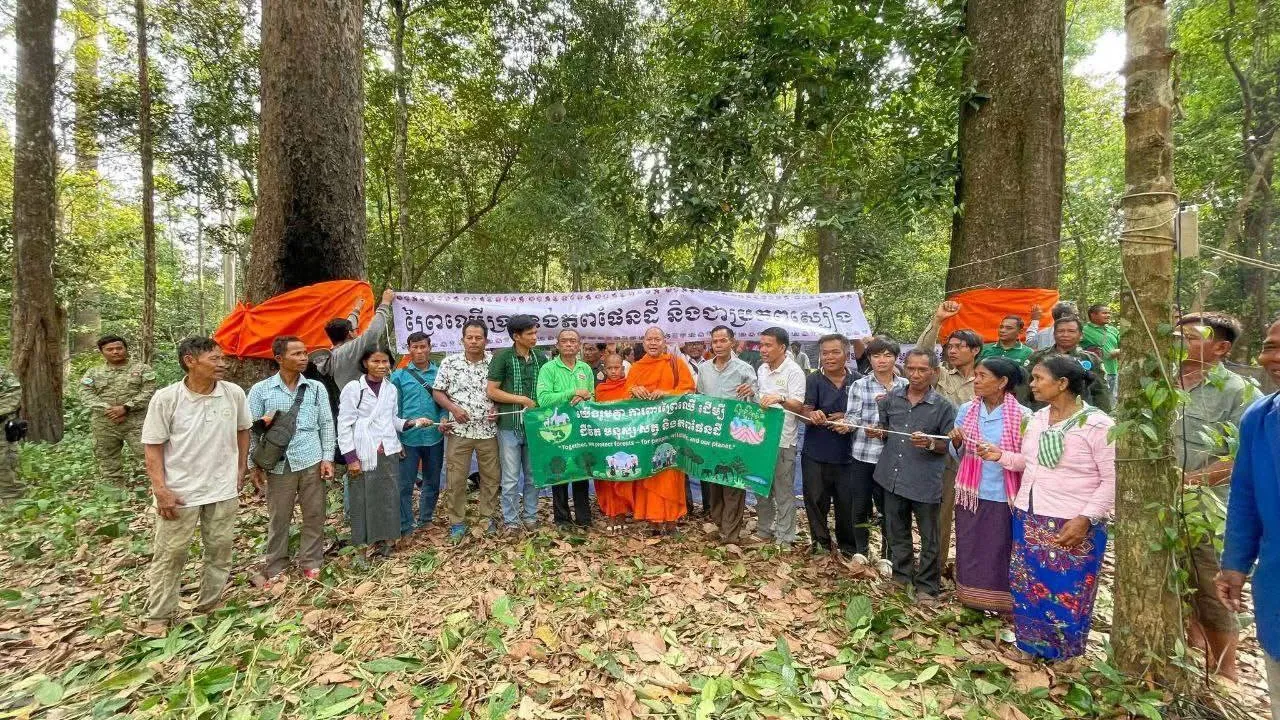 ពលរដ្ឋធ្វើបុណ្យរំលឹកឧទ្ទឹសដល់សត្វដំរី ដែលស្លាប់ដោយសារអំបែងគ្រាប់ផ្លោងថៃនៅខេត្តព្រះវិហារ