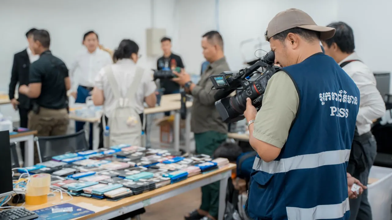 អ្នកសារព័ត៌មានអន្តរជាតិ២០រូប បានចុះមកយកព័ត៌មានផ្ទាល់ពីការបង្ក្រាបបទល្មើសឆបោកតាមប្រព័ន្ធបច្ចេកវិទ្យា