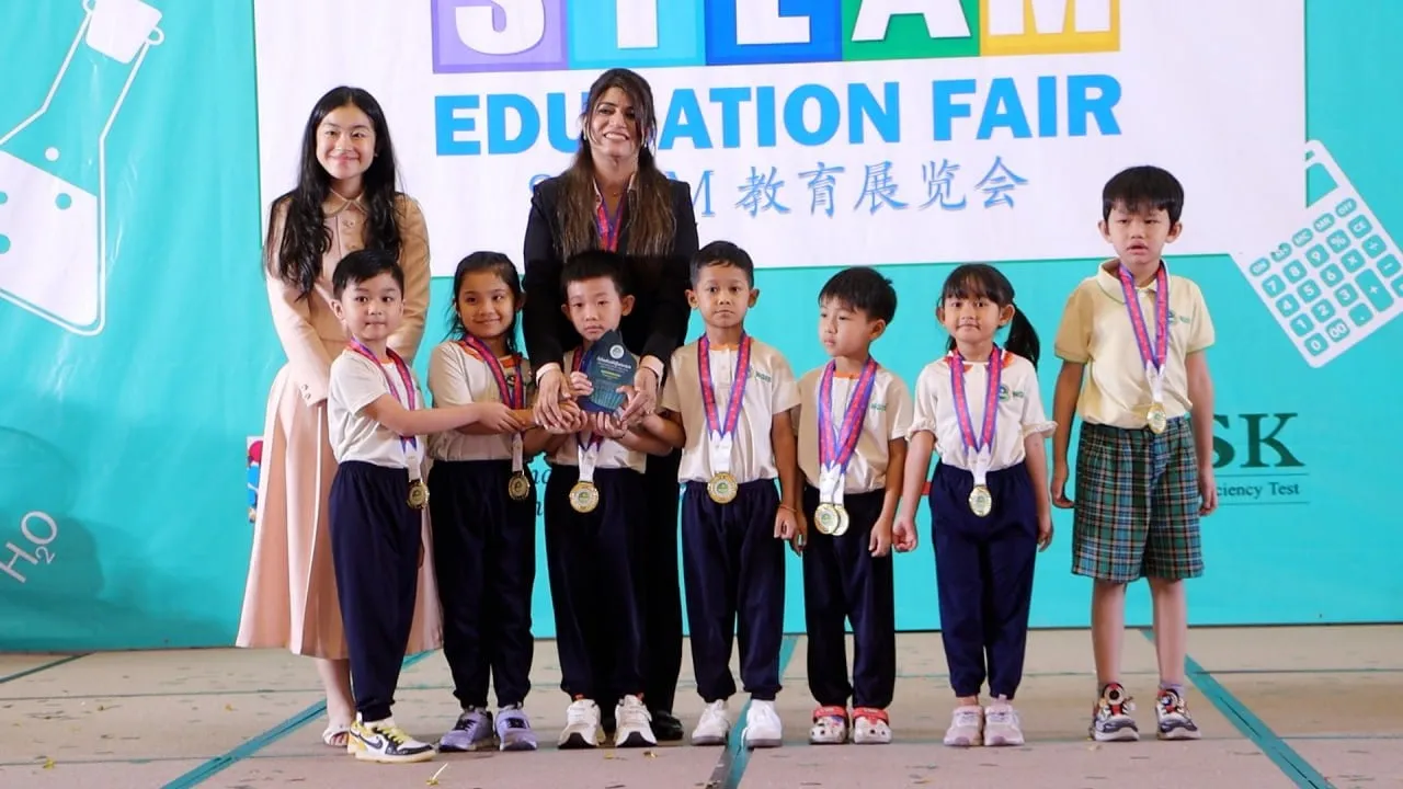 សាលាញូវហ្គេតវ៉េអន្តរជាតិ រៀបចំពិព័រណ៍ និងការប្រកួតប្រជែង ស្ទីម ដោយជោគជ័យ