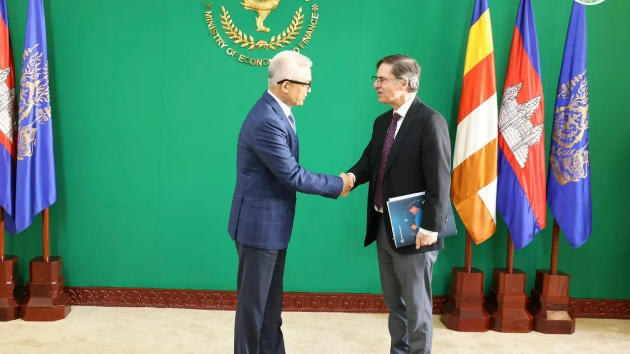 រដ្ឋមន្ត្រីសេដ្ឋកិច្ចកម្ពុជា លើកពីបញ្ហាប្រឈមធំៗ ដែលកំពុងគំរាមកំហែងដល់កំណើនសេដ្ឋកិច្ចជាតិ