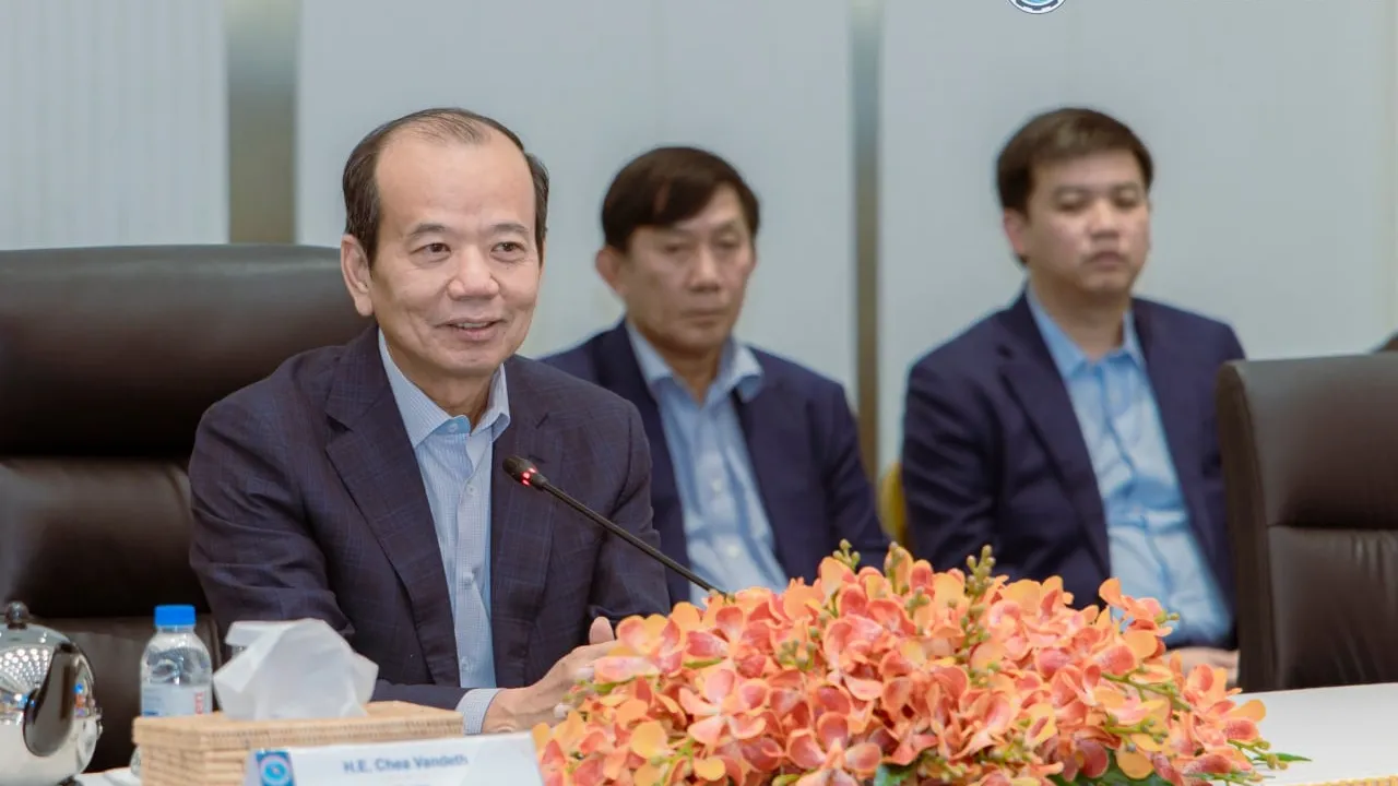 ឯកឧត្តមរដ្ឋមន្រ្តី ជា វ៉ាន់ដេត បានអញ្ជើញជួបពិភាក្សាកាងារជាមួយប្រតិបត្តិករទូរសព្ទចល័ត ប្រតិបត្តិករអ៊ីនធឺណិត និងប្រតិបត្តិករខ្សែកាបអុបទិក