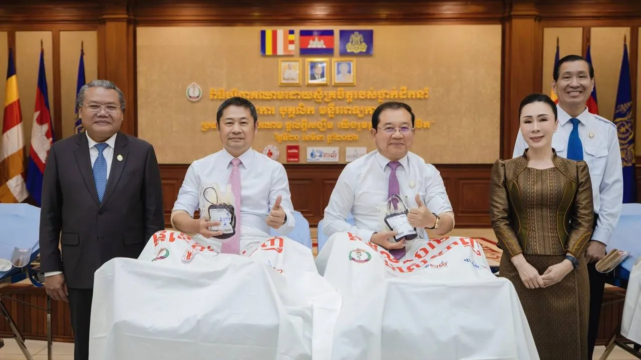 ក្រុមហ៊ុន វ័ន ម៉រ គ្រុប (វីតាល់) សហការរៀបចំកម្មវិធីបរិច្ចាគឈាម ដោយស្ម័គ្រចិត្ត ក្រោមប្រធានបទ «ផ្តល់ឈាម ផ្តល់ក្តីសង្ឃឹម យើងរួមគ្នាសង្គ្រោះជីវិត» នៅមន្ទីរពេទ្យកាល់ម៉ែតត្រ