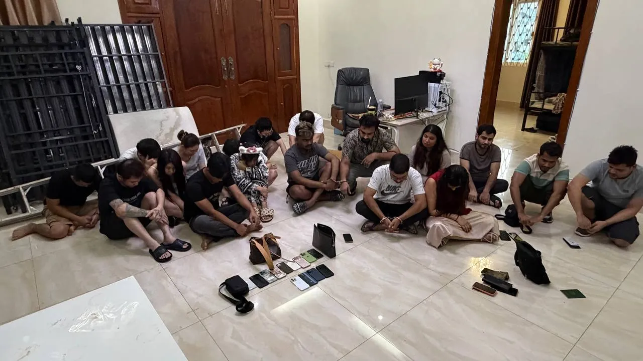 ជនសង្ស័យ៥០នាក់ត្រូវបានឃាត់ខ្លួនក្នុងប្រតិបត្តិការបង្ក្រាបបទល្មើស​ឆបោកតាមប្រព័ន្ធបច្ចេកវិទ្យានៅក្រុងព្រះសីហនុ