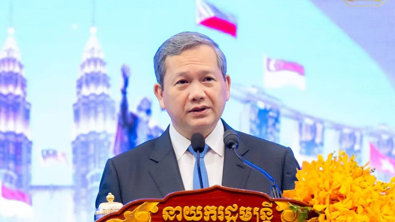 នាយករដ្ឋមន្រ្តីកម្ពុជាជំរុញឱ្យចាប់យកបញ្ញាសិប្បនិមិ្មត ជាឱកាសដើម្បីឆ្ពោះទៅរកសេដ្ឋកិច្ចឌីជីថល