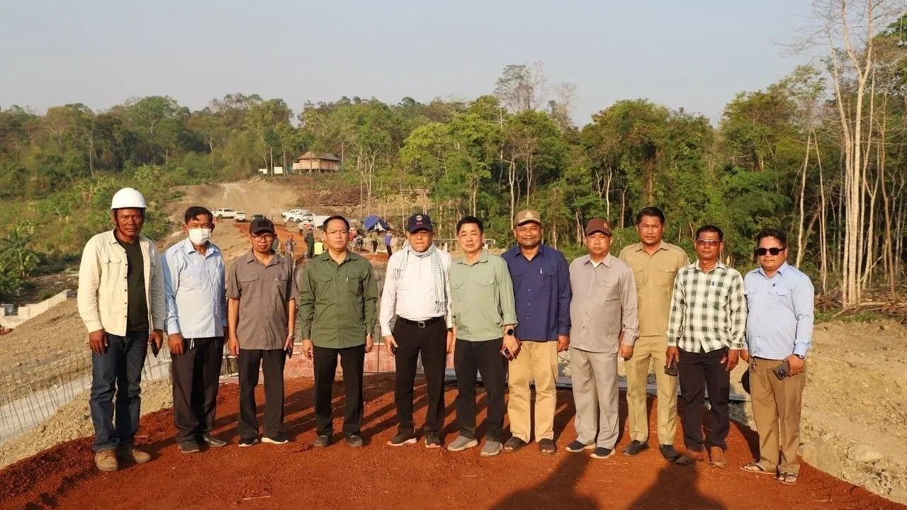 វត្តមានផ្លូវអន្តរឃុំ និងទំនប់បង្ហៀរ កំពុងផ្តល់ក្តីសង្ឃឹមដល់ប្រជាជន​៣ឃុំនៅខេត្តភូមិភាគឦសាន