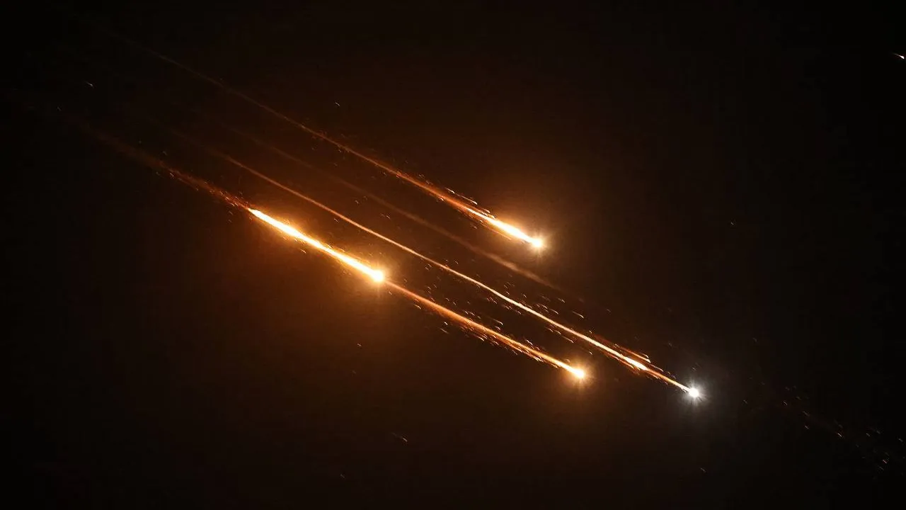 អ៊ីរ៉ង់ បាញ់មីស៊ីលវាយប្រហារនាវាផ្ទុកយន្តហោះចម្បាំងរបស់សហរដ្ឋអាមេរិក