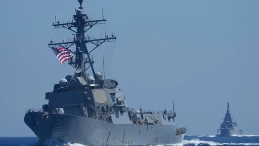 នាវាពិឃាត និងកប៉ាល់ផ្ទុកយន្តហោះអាមេរិក ទៅដល់ប៉ាណាម៉ា ត្រៀមសមយុទ្ធ