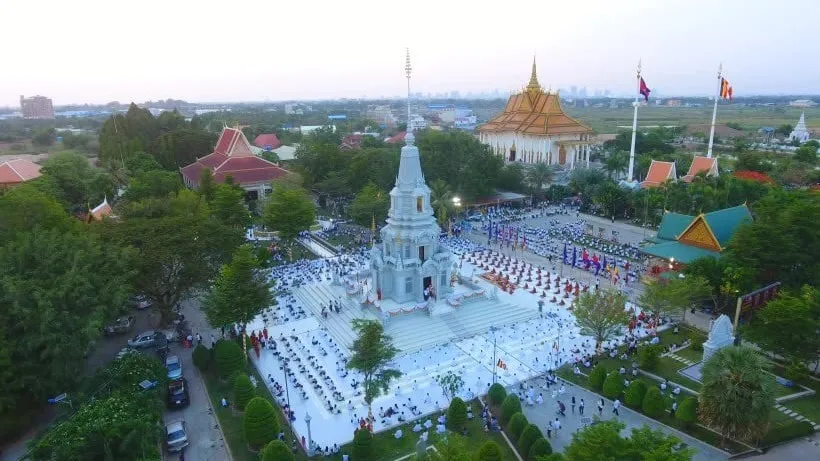 ក្រសួងធម្មការណែនាំឲ្យគ្រប់វត្តអារាមរៀបចំពិធីបង្សុកូលឧទ្ទិសជូនវីរៈកងទ័ព ក្នុងឱកាសបុណ្យចូលឆ្នាំ