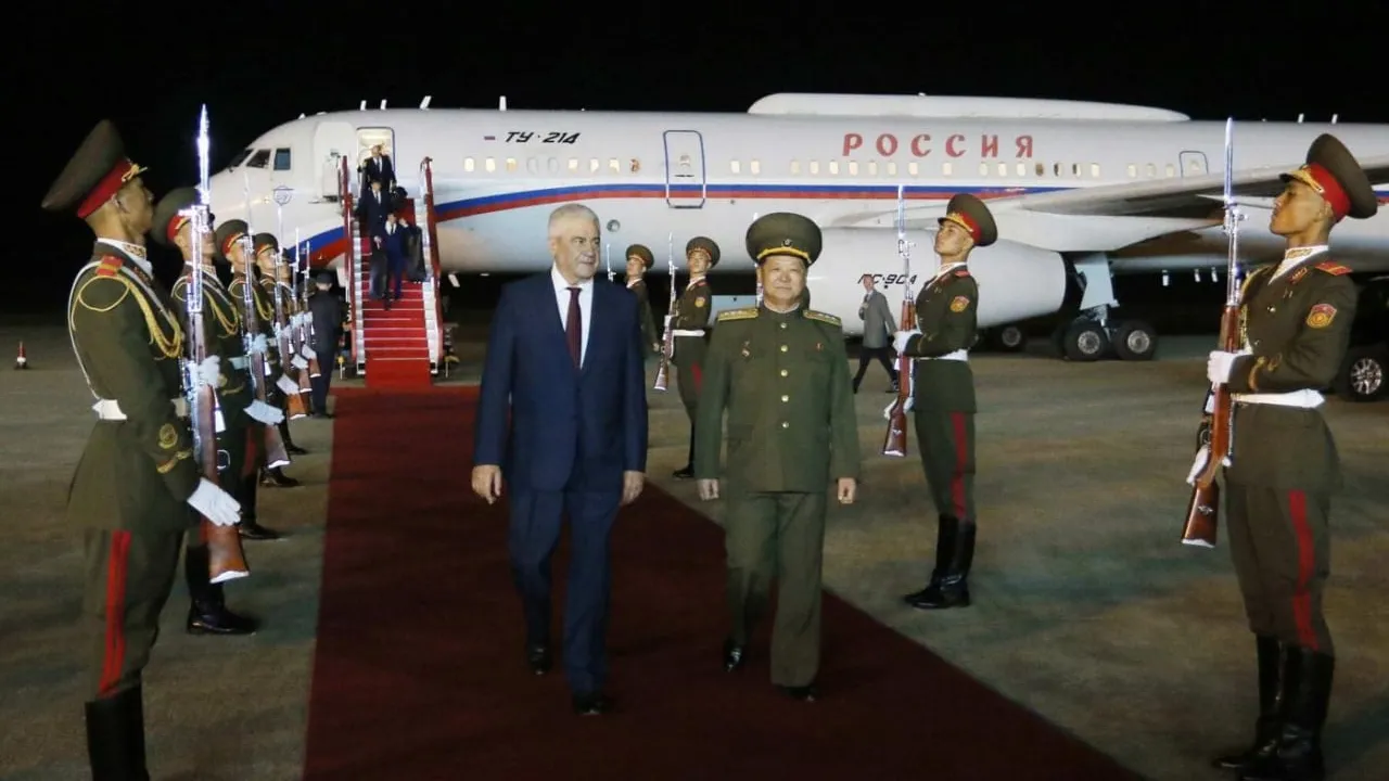 ស្ងាត់ៗ រដ្ឋមន្ត្រីមហាផ្ទៃរុស្ស៊ី ទៅដល់កូរ៉េខាងជើង