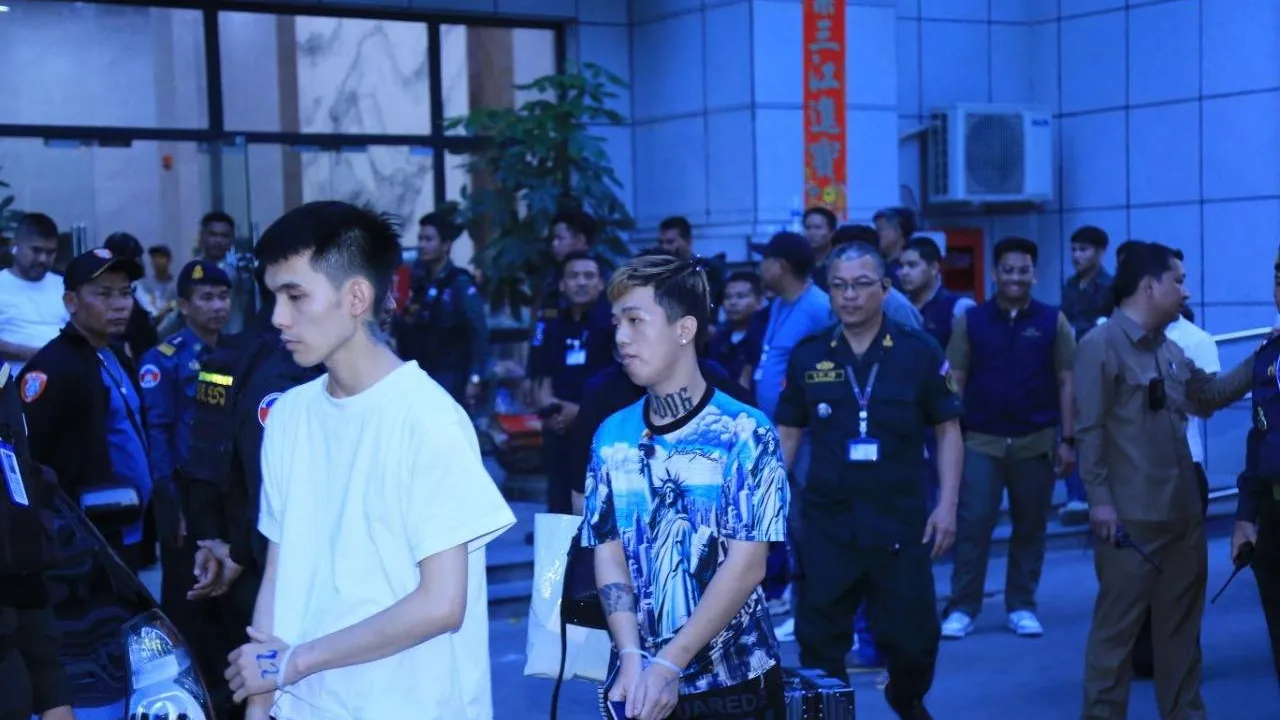 អាជ្ញាធររាជធានីភ្នំពេញ ឃាត់ខ្លួនជនបរទេសជាង៥០នាក់ ពាក់ព័ន្ធបទល្មើសគ្រឿងញៀន និងOnline Scam នៅខុនដូរ ZHUOYUFENG ស្ថិតក្នុងសង្កាត់ស្ទឹងមានជ័យទី៣