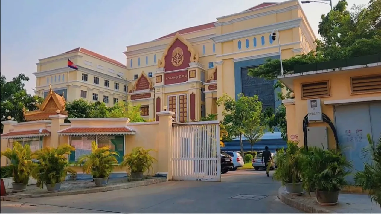 អង្គភាពប្រឆាំងអំពើពុករលួយបញ្ជូនជនជាប់សង្ស័យជាអគ្គនាយករងអន្តោប្រវេសន៍ម្នាក់ និងស្នងការរងរាជធានីភ្នំពេញដល់តុលាការពាក់ព័ន្ធនឹងករណីស៊ីសំណូកពីពួក Online Scams និងសម្អាតប្រាក់