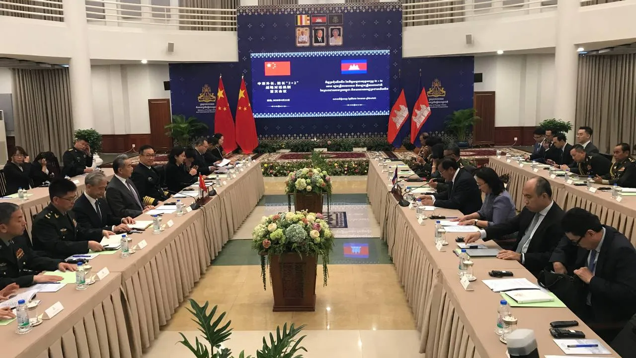 ប្រមុខការទូតកម្ពុជា៖ កិច្ចប្រជុំរវាងរដ្ឋមន្ត្រីការបរទេស និងរដ្ឋមន្ត្រីការពារជាតិកម្ពុជានិងចិន គឺជាព្រឹត្តិការណ៍ដ៏មានសារៈសំខាន់សម្រាប់កម្ពុជា