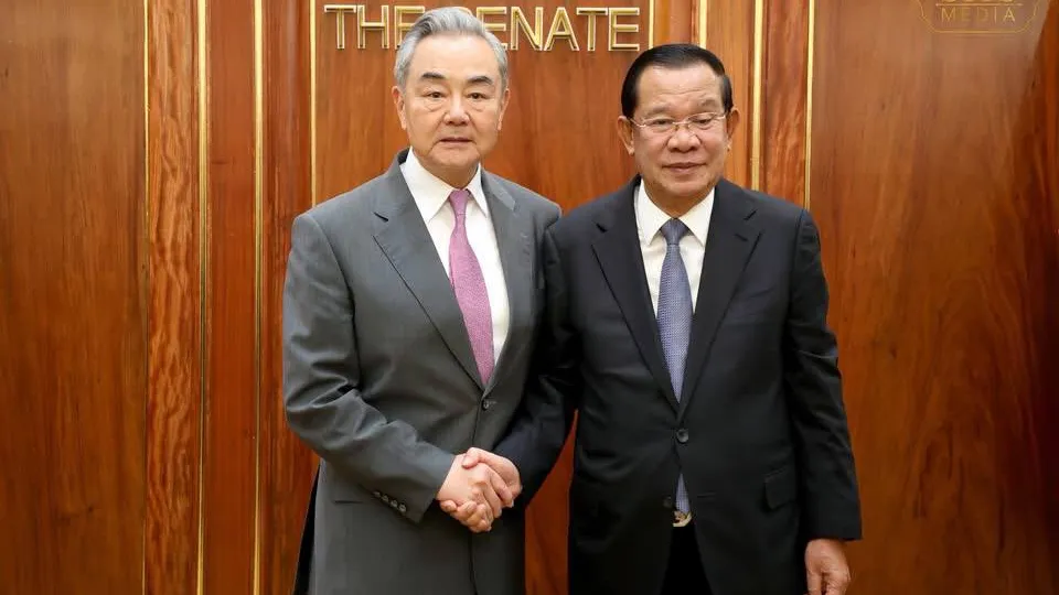 ឯកឧត្តម វ៉ាង យី៖ សម្ដេចតេជោ គឺជាតួអង្គដ៏សំខាន់ក្នុងការ​ពង្រឹងនូវចំណងមិត្តភាពរវាងកម្ពុជា និងចិន