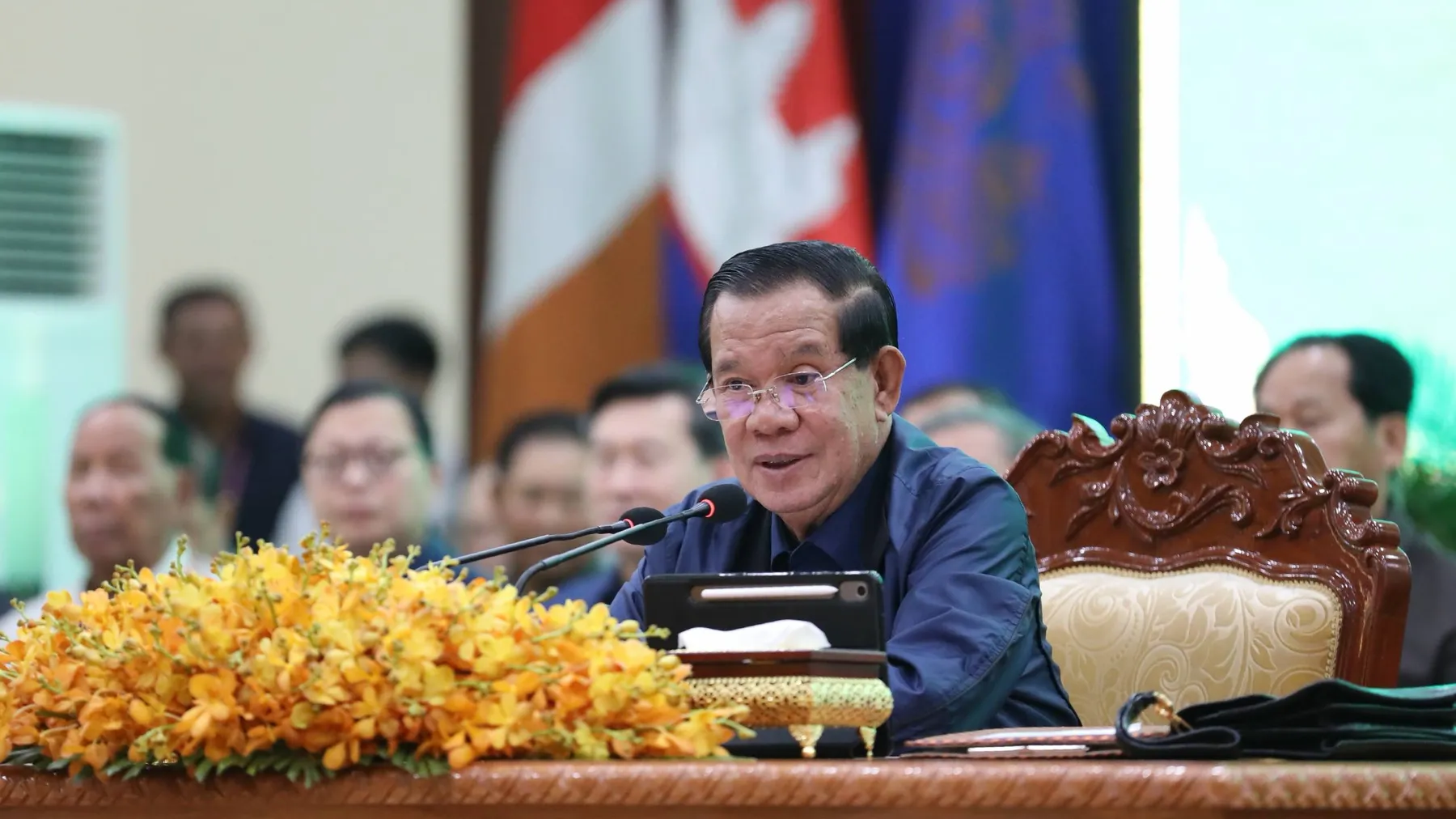 សម្តេចតេជោ ហ៊ុន សែន អញ្ជើញជួបសំណេះសំណាលជាមួយមន្រ្តីមូលដ្ឋាននៅខេត្តកំពង់ចាម