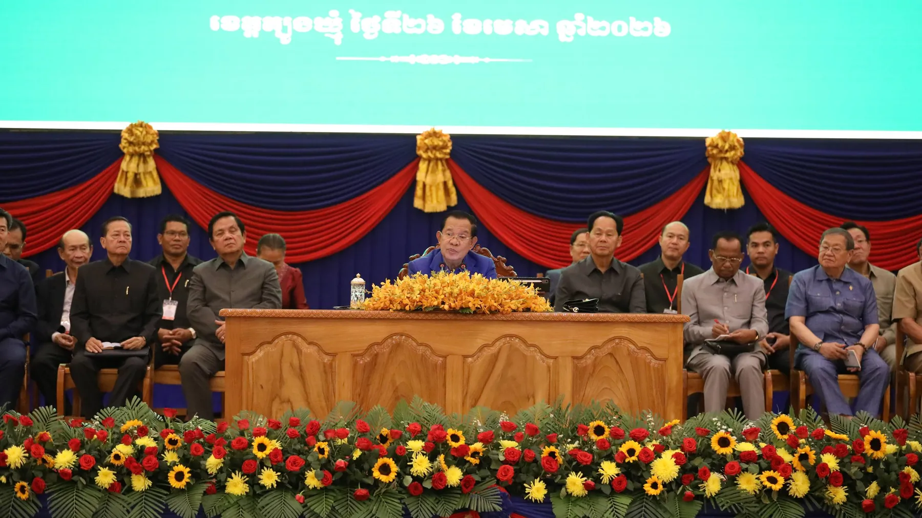 សម្តេចតេជោ រំលឹកដល់មន្រ្តីឱ្យរួមគ្នាទប់ស្កាត់ការរកស៊ីមិនបង់ពន្ធ