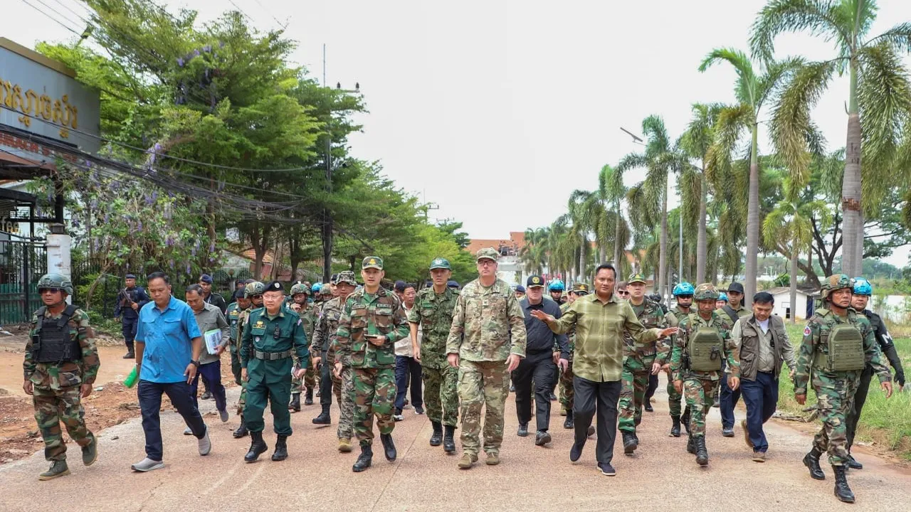 ថៃផ្ទុះអាវុធនៅច្រកអូរស្មាច់ ពេលក្រុមអនុព័ន្ធយោធាបរទេសចុះសង្កេតការណ៍