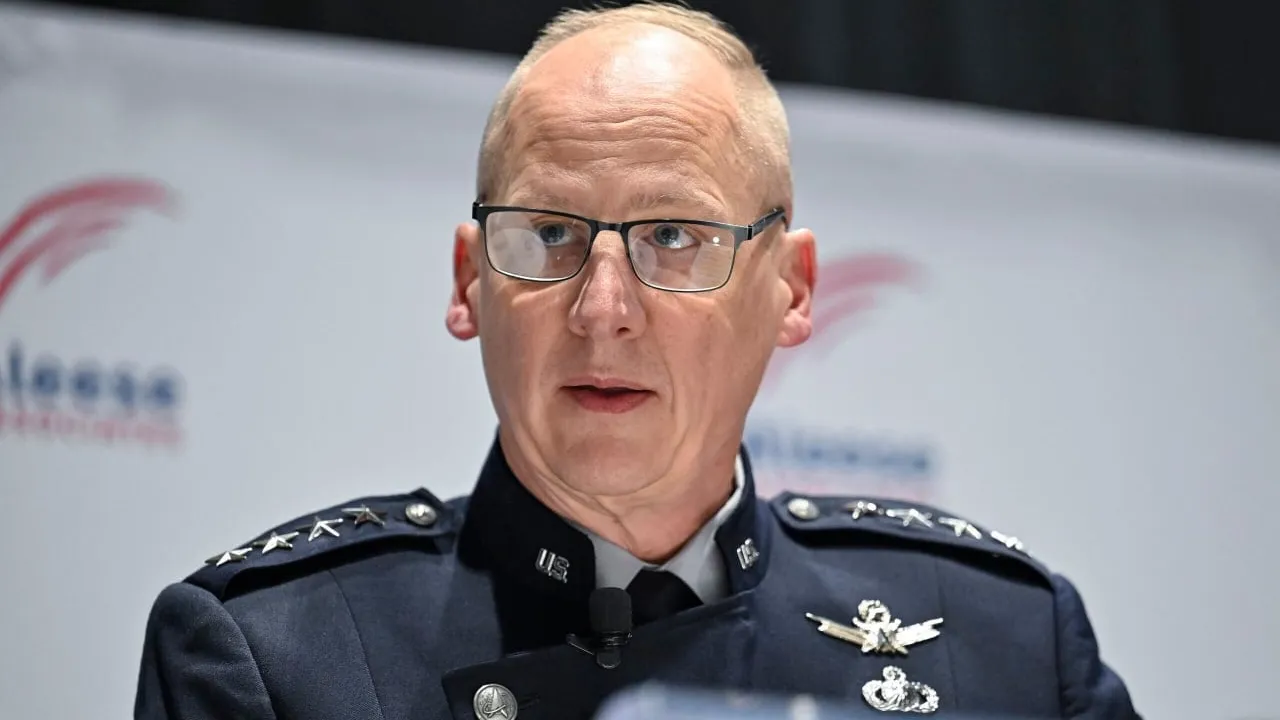 អាមេរិក សារភាពថា ពិបាកទប់ទល់នឹងមីស៊ីលទំនើប របស់រុស្ស៊ី និង ចិន