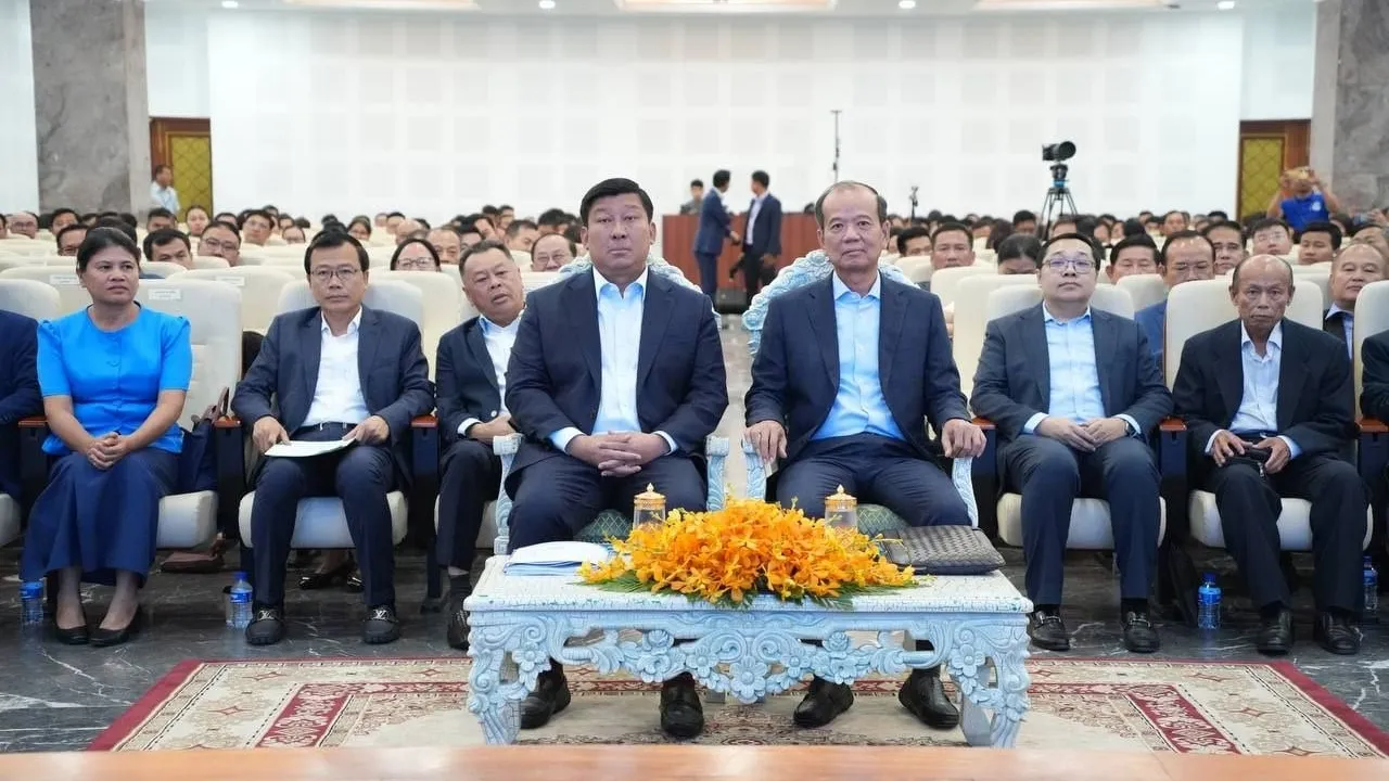 ក្រសួងចំនួន២ រួមគ្នារៀបចំសិក្ខាសិលាធ្វើទំនើបកម្មឌីជីថលដើម្បីផ្តល់ភាពងាយស្រួលជូនប្រជាពលរដ្ឋ