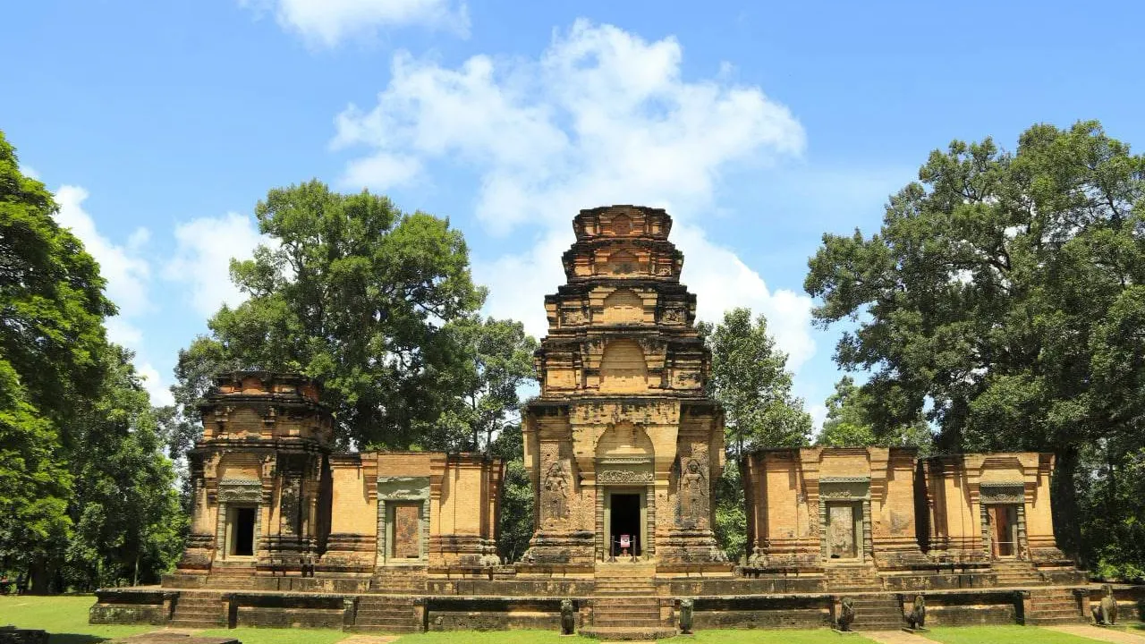 ប្រាសាទក្រវ៉ាន់បង្កប់បច្ចេកទេសឆ្លាក់ឥដ្ឋដ៏កម្រគ្មានពីរក្នុងប្រវត្តិសាស្ត្រសិល្បៈអាស៊ីអាគ្នេយ៍
