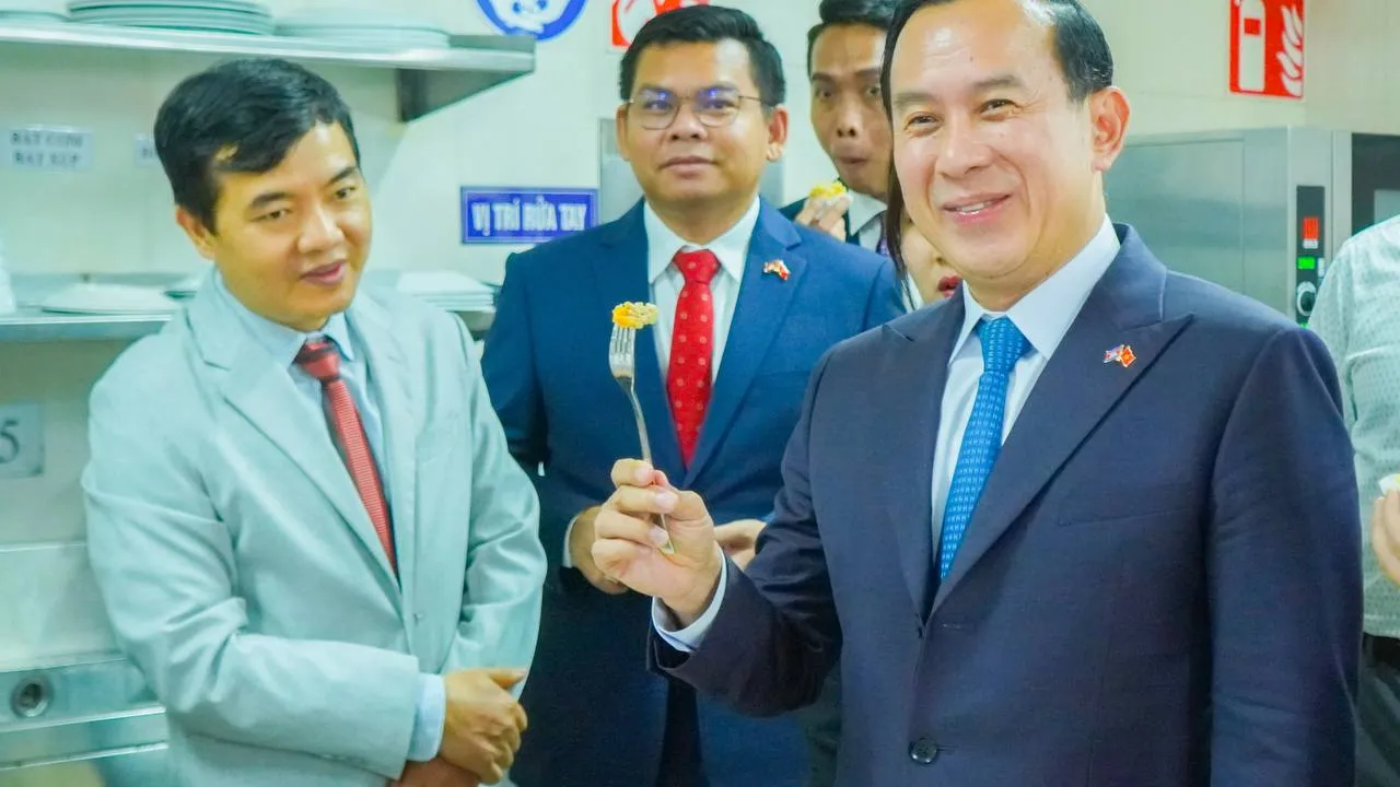កម្ពុជា-វៀតណាមសហការគ្នាបណ្តុះបណ្តាលធនធានមនុស្សក្នុងវិស័យទេសចរណ៍​