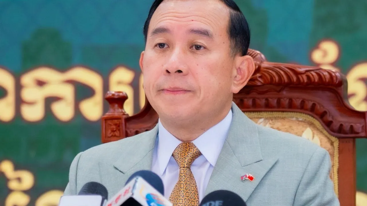 កម្ពុជាចាប់ផ្តើមសាកល្បងលើកលែងទិដ្ឋាការដល់ប្រជាជនចិន