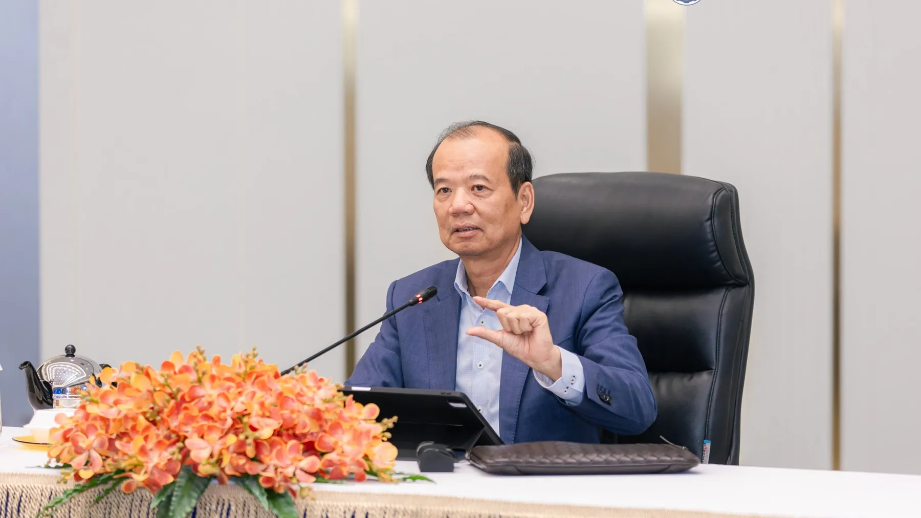ឯកឧត្តមរដ្ឋមន្រ្តី ជា វ៉ាន់ដេត បានអញ្ជើញជួបសំណេះសំណាលជាមួយថ្នាក់ដឹកនាំនិងអ្នកជំនាញ ដែលមានគុណវុឌ្ឍិផ្នែកបញ្ញាសិប្បនិម្មិត