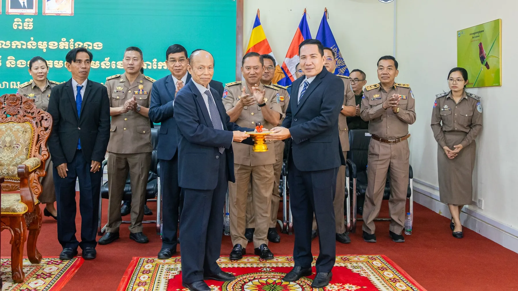 លោក ទេព កោសល្យ ត្រូវបានប្រកាសជាប្រធានមន្ទីរថ្មី នៃមន្ទីរប្រៃសណីយ៍និងទូរគមនាគមន៍ខេត្តតាកែវ ជំនួសលោក ស្រី សារឿន ដែលត្រូវបានដាក់ឱ្យចូលនិវត្តន៍