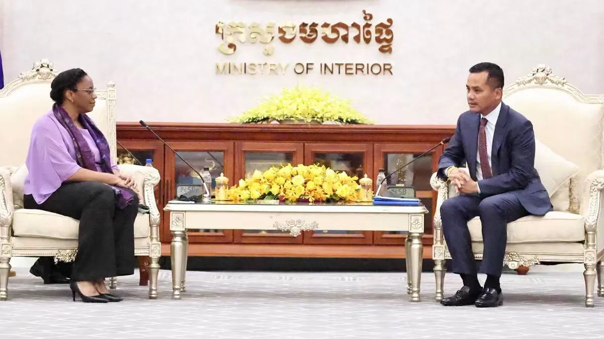 ឯកឧត្តមអភិសន្តិបណ្ឌិត ស សុខា លើកទឹកចិត្ត ឯកអគ្គរដ្ឋទូតគុយបា បន្តរួមគ្នាពង្រឹងកិច្ចសហប្រតិបត្តិការទ្វេភាគី រួមទាំងវិស័យសន្តិសុខ!