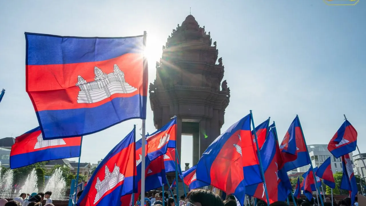 សម្តេចតេជោ៖ មានតែការរួបរួមគ្នាធ្វើឱ្យកម្ពុជាមានកម្លាំងខ្លាំង ទាំងខាងសេដ្ឋកិច្ច យោធា និងនយោបាយ ទើបយើងអាចការពារអធិបតេយ្យ បូរណភាពទឹកដី សន្តិភាព និងអត្តសញ្ញាណរបស់ជាតិបាន
