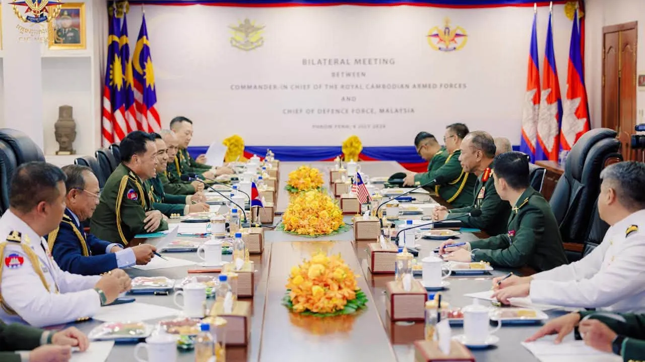 មេទ័ពម៉ាឡេស៊ីសរសើរភាពអត់ធ្មត់ខ្ពស់របស់កងទ័ពកម្ពុជា​ ទោះស្ថានភាពព្រំដែនរសើប