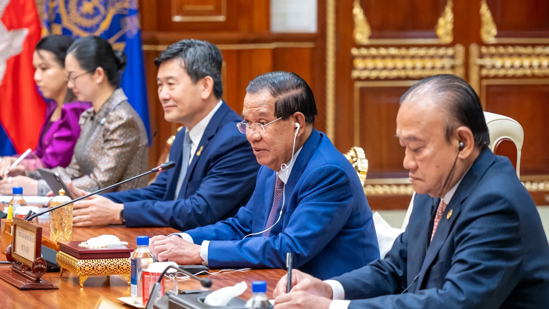 សម្ដេចតេជោ ហ៊ុន សែន រំពឹងថា អ្នកវិនិយោគអាមេរិកនឹងមកវិនិយោគនៅកម្ពុជាកាន់តែច្រើន ខណៈពាណិជ្ជកម្មទ្វេភាគីកើន​ឡើងខ្លាំង
