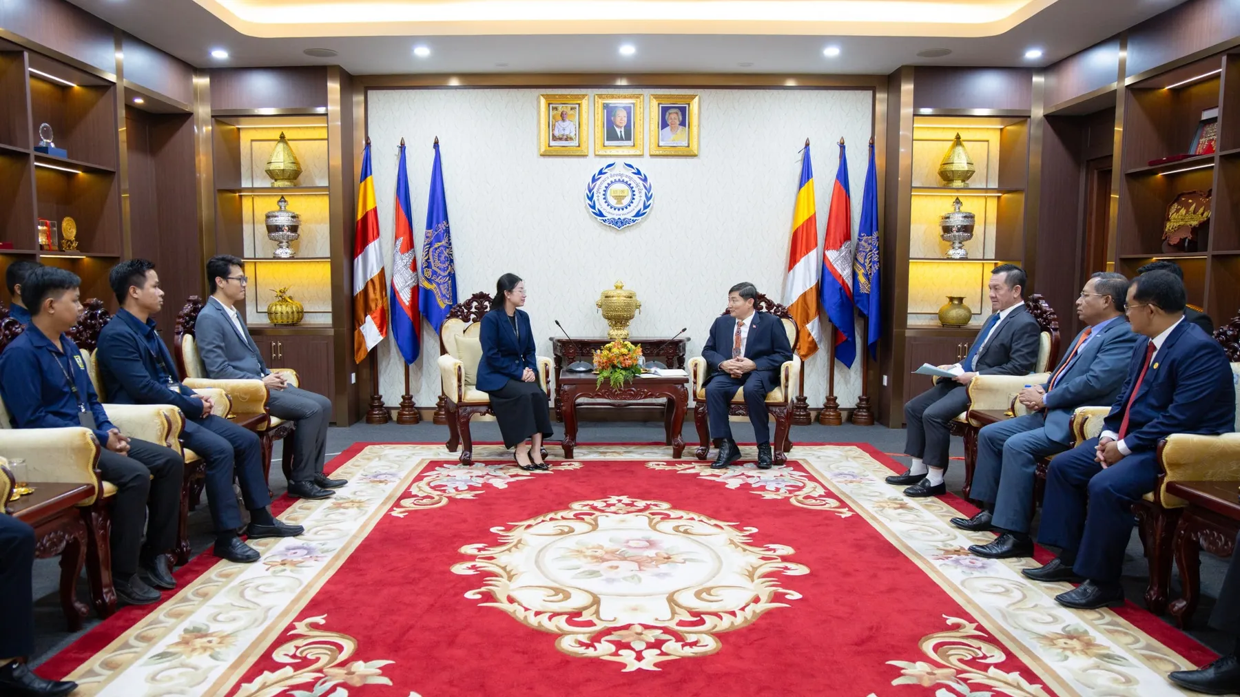 វិទ្យាស្ថានជាតិពហុបច្ចេកទេសកម្ពុជា និងក្រុមហ៊ុន AI FARM ROBOTICS ចុះ MoU ដើម្បីរួមគ្នាអភិវឌ្ឍជំនាញបច្ចេកវិទ្យាស្វ័យប្រវត្តិកម្ម រ៉ូបូត ដ្រូន និងបញ្ញាសិប្បនិម្មិត (AI)
