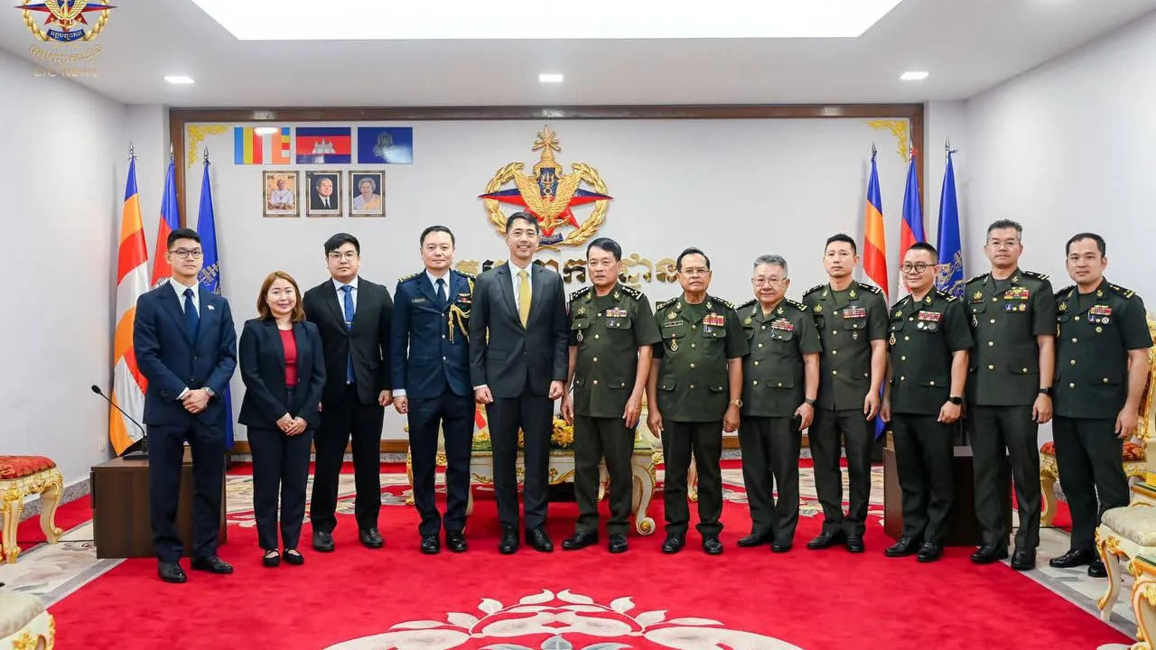 នាយឧត្តមសេនីយ៍ វង្ស ពិសេន៖ កម្ពុជាបន្តប្រកាន់ជំហរដោះស្រាយបញ្ហាព្រំដែនកម្ពុជា-ថៃដោយសន្តិវិធី ផ្អែកលើច្បាប់អន្តរជាតិ និងកិច្ចព្រមព្រៀងទ្វេភាគី