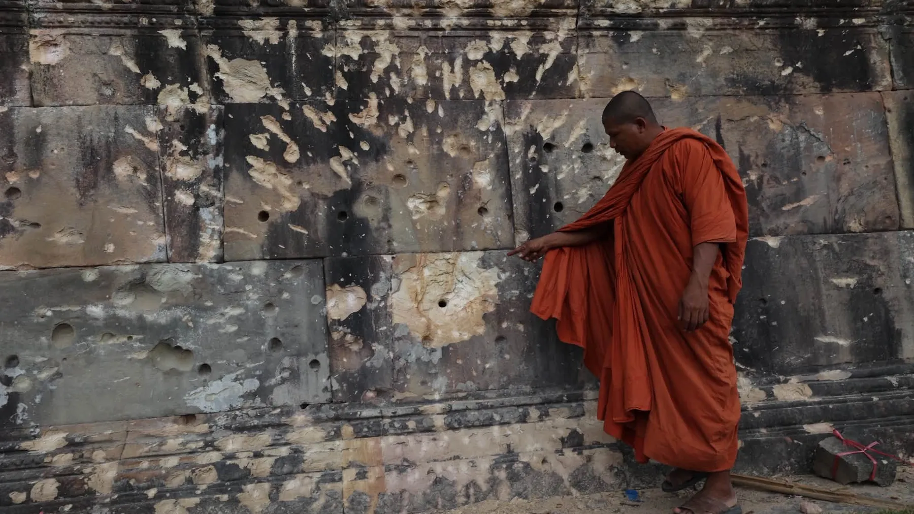 ប្រាសាទព្រះវិហារក្រោមគ្រាប់ផ្លោង៖ ស្លាកស្នាមនៃសកម្មភាពឈ្លានពានប្រដាប់អាវុធរបស់យោធាថៃលើបេតិកភណ្ឌពិភពលោក