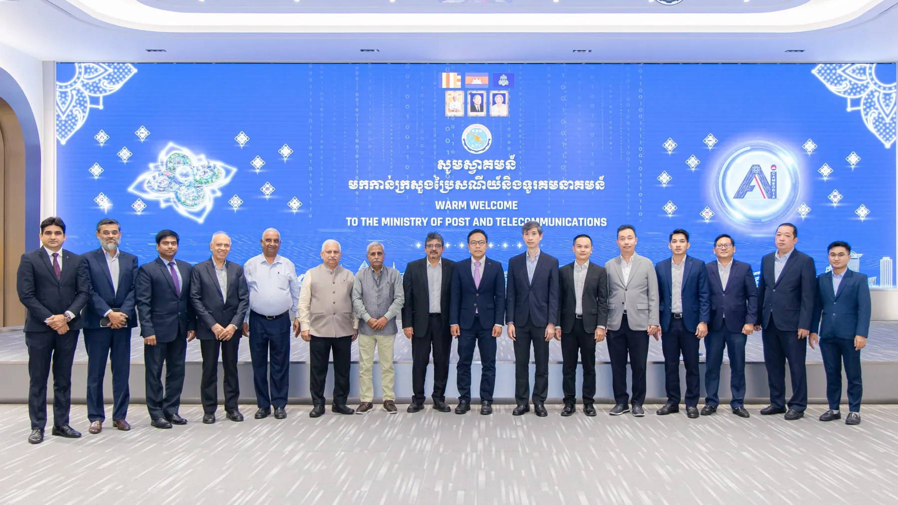 ឯកឧត្តមរដ្ឋលេខាធិការ លីវ សុផាណារិទ្ធិ បានទទួលជួបសម្ដែងការគួរសម និងពិភាក្សាការងារជាមួយគណៈប្រតិភូនៃក្រុមប្រឹក្សាលើកកម្ពស់ការនាំចេញផលិតផលអេឡិចត្រូនិក និងកម្មវិធីកុំព្យូទ័រ នៃប្រទេសឥណ្ឌា